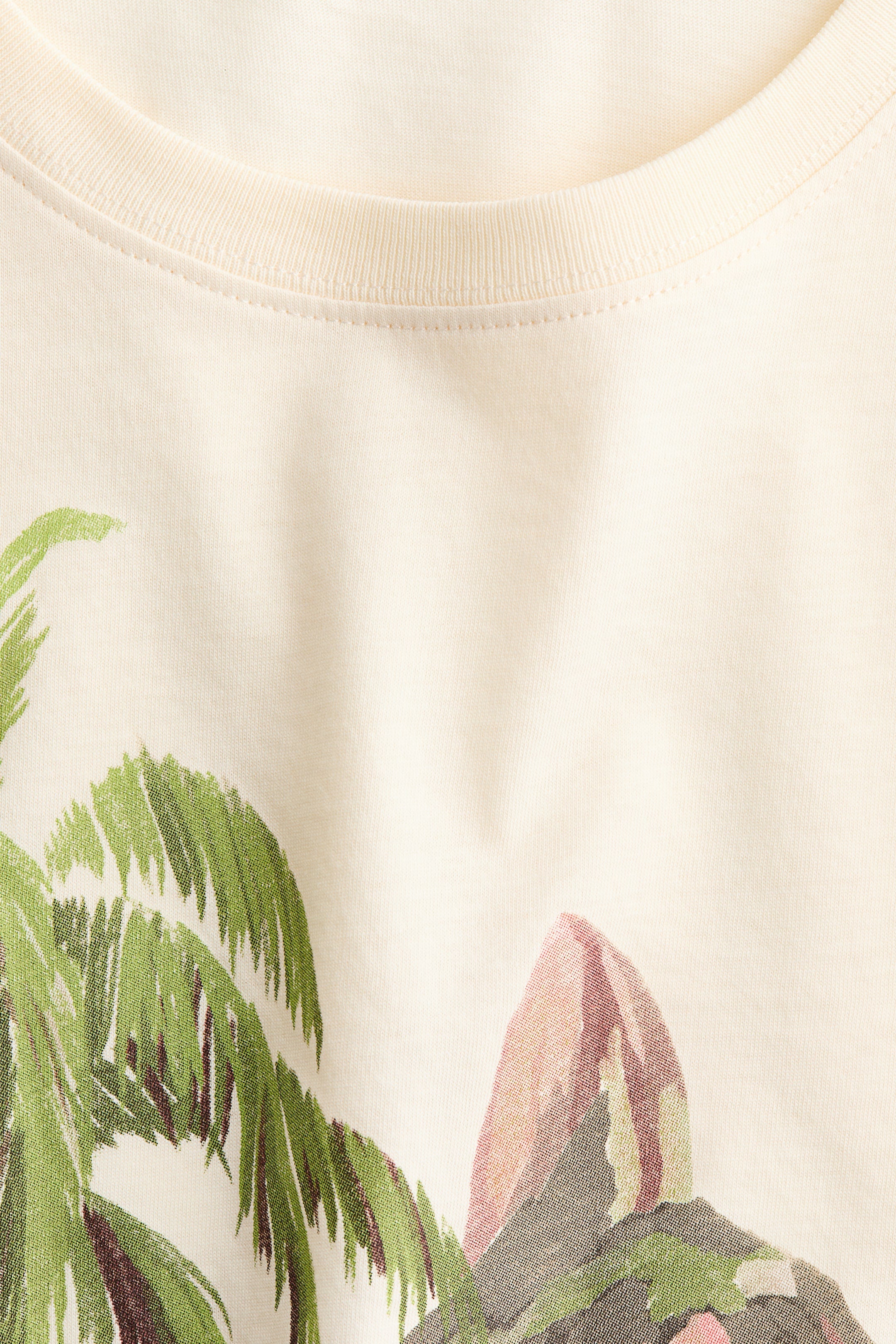 Listing 4 women printed